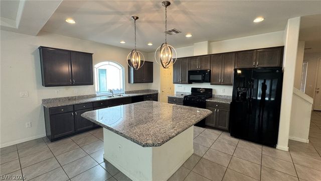 5035 Lakewood Creek Avenue, Las Vegas, NV 89141