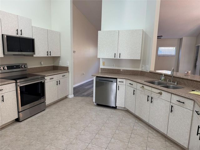 994 E CROWN OF ROSES LOOP, Inverness, FL 34453