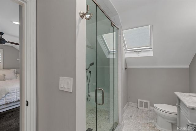 17820 Birwood Avenue, Beverly Hills Village, MI 48025