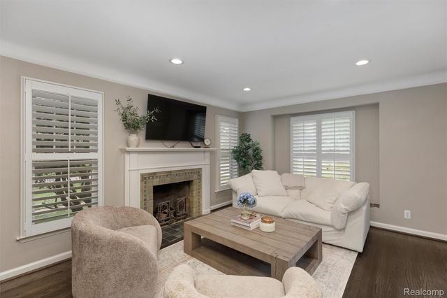 17820 Birwood Avenue, Beverly Hills Village, MI 48025