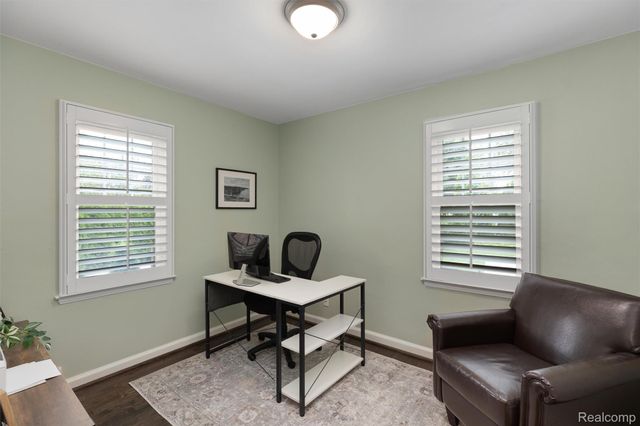 17820 Birwood Avenue, Beverly Hills Village, MI 48025