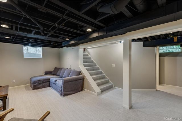 17820 Birwood Avenue, Beverly Hills Village, MI 48025