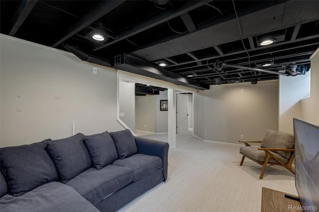 17820 Birwood Avenue, Beverly Hills Village, MI 48025