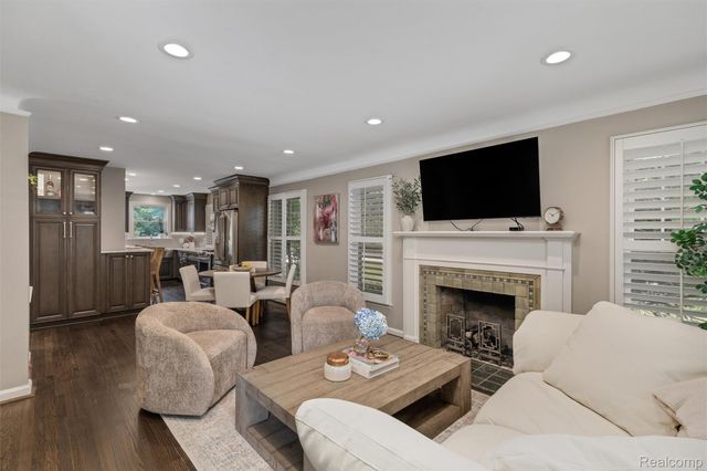 17820 Birwood Avenue, Beverly Hills Village, MI 48025