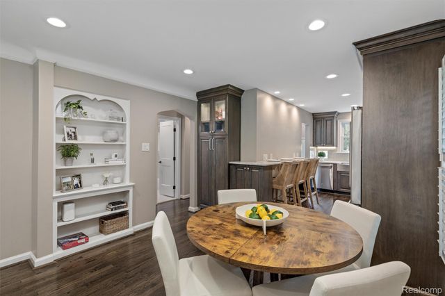 17820 Birwood Avenue, Beverly Hills Village, MI 48025