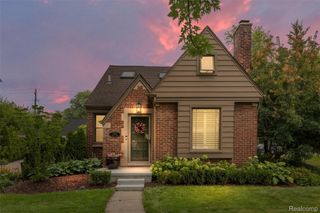 17820 Birwood Avenue, Beverly Hills Village, MI 48025