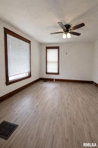 2072 BROADWAY Street, Quincy, IL 62301