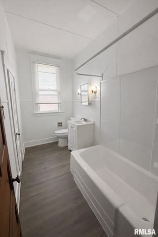 2072 BROADWAY Street, Quincy, IL 62301