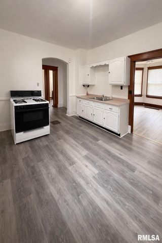 2072 BROADWAY Street, Quincy, IL 62301