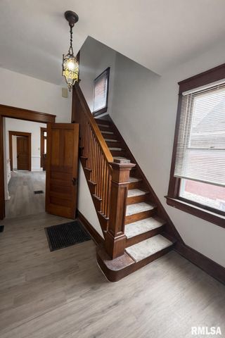 2072 BROADWAY Street, Quincy, IL 62301