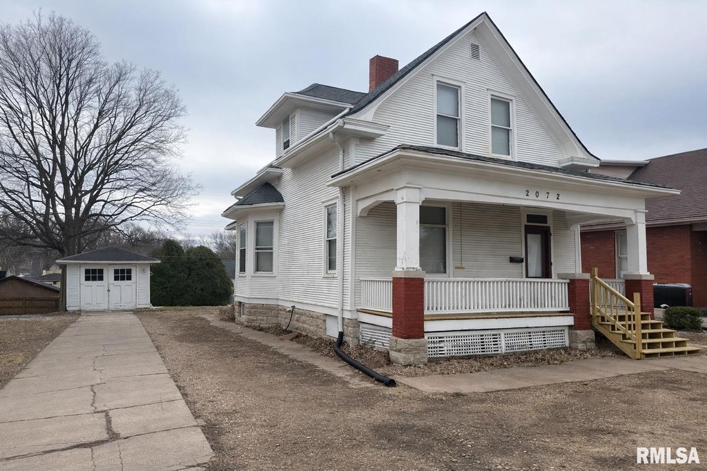 2072 BROADWAY Street, Quincy, IL 62301