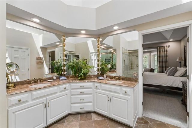 12605 Cedar Street, Leawood, KS 66209