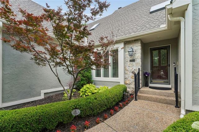 12605 Cedar Street, Leawood, KS 66209