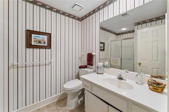12605 Cedar Street, Leawood, KS 66209