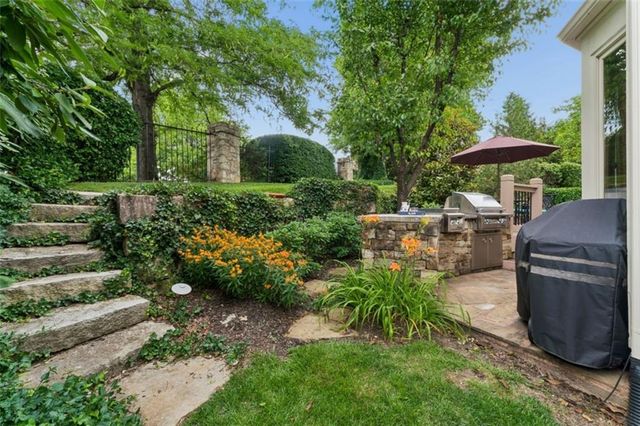12605 Cedar Street, Leawood, KS 66209
