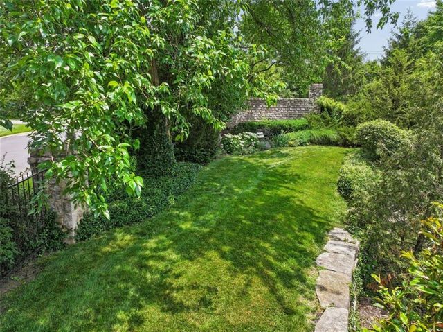 12605 Cedar Street, Leawood, KS 66209