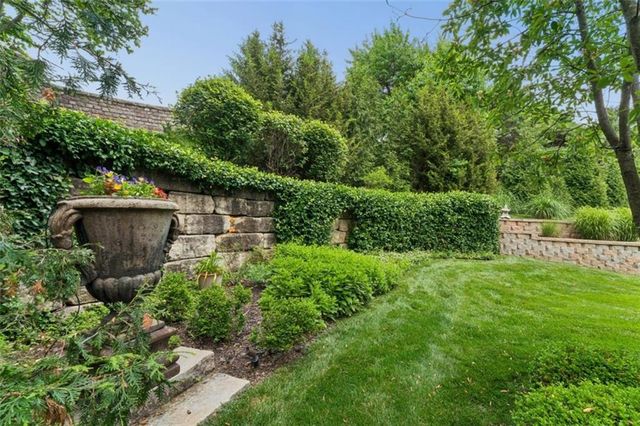 12605 Cedar Street, Leawood, KS 66209