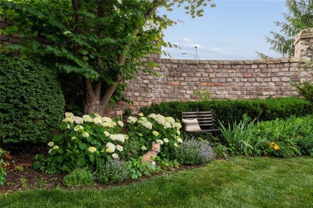 12605 Cedar Street, Leawood, KS 66209