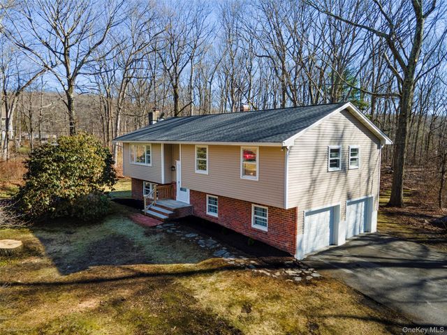 12 Blueberry Lane, Stormville, NY 12582