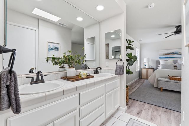 52 Coloma Way, Sacramento, CA 95819