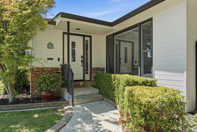 52 Coloma Way, Sacramento, CA 95819