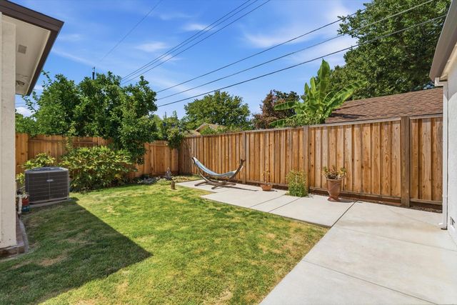 52 Coloma Way, Sacramento, CA 95819