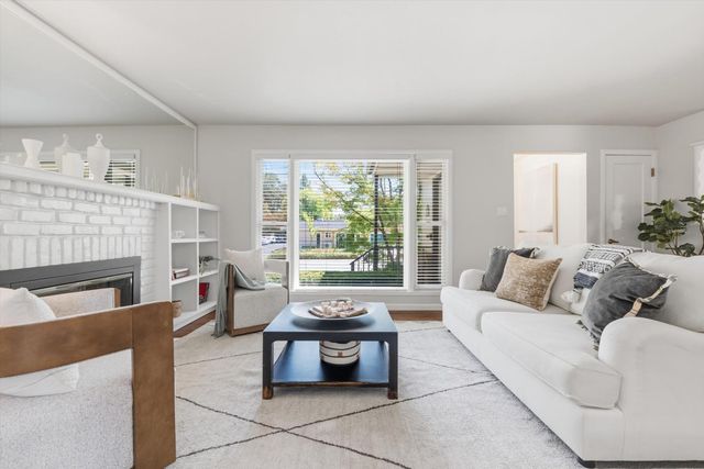 52 Coloma Way, Sacramento, CA 95819