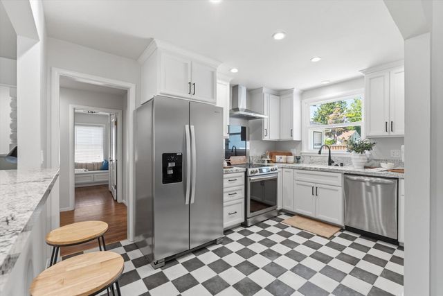 52 Coloma Way, Sacramento, CA 95819