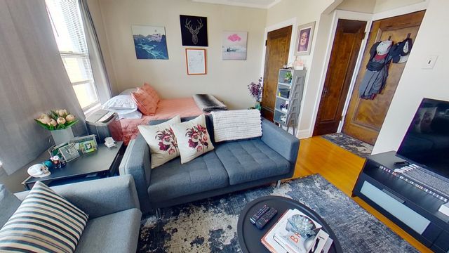 6813 21st Street 1403, Berwyn, IL 60402