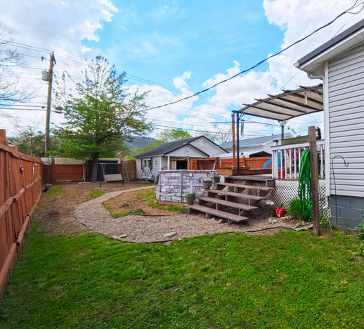 413 Elm Street, Ravenna, KY 40472