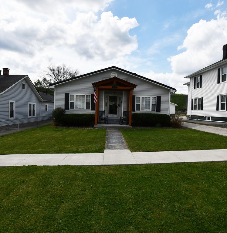 413 Elm Street, Ravenna, KY 40472