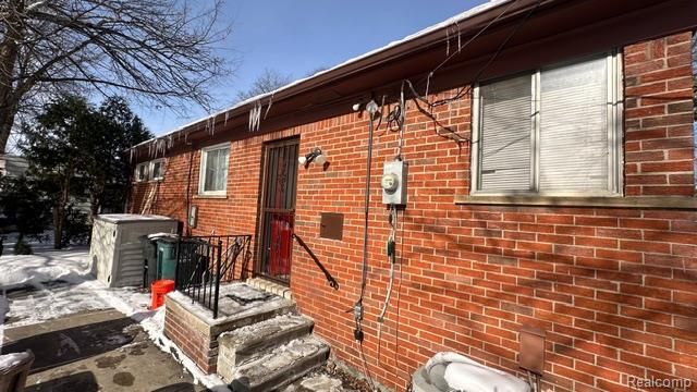 14421 Rosemary Boulevard, Oak Park, MI 48237