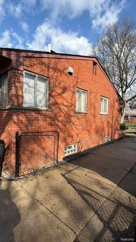 14421 Rosemary Boulevard, Oak Park, MI 48237