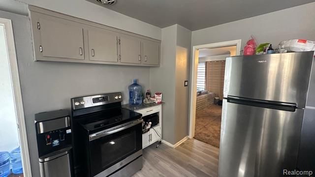 14421 Rosemary Boulevard, Oak Park, MI 48237