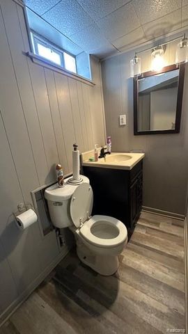 14421 Rosemary Boulevard, Oak Park, MI 48237