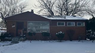 14421 Rosemary Boulevard, Oak Park, MI 48237