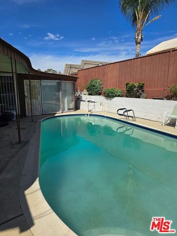 11908 Daleside Avenue, Hawthorne, CA 90250