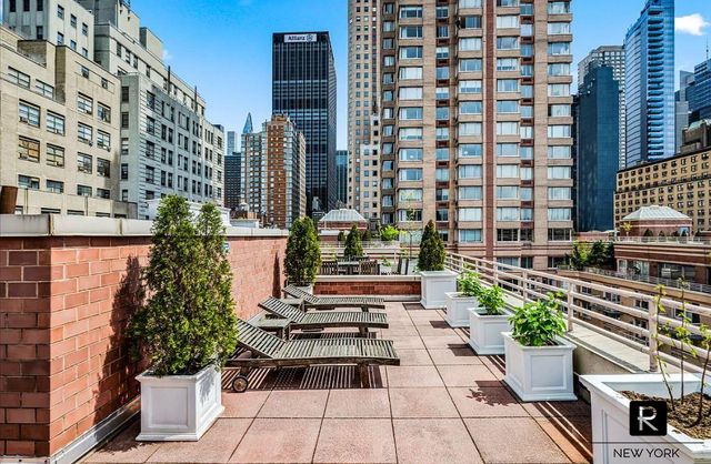 350 W 50th Street 4-RR, New York City, NY 10019