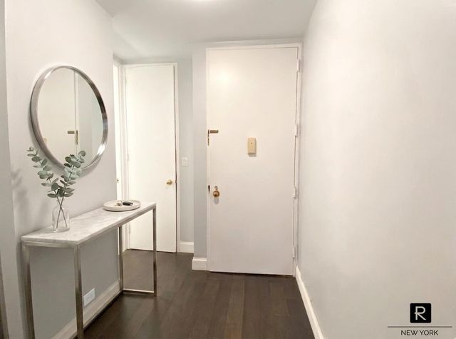 350 W 50th Street 4-RR, New York City, NY 10019