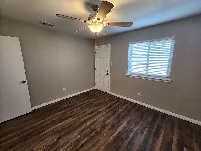 350 Spring Branch Lane, Kennedale, TX 76060