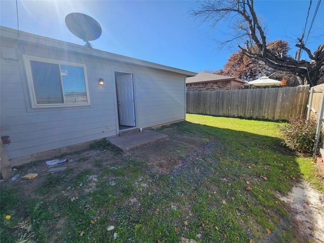 350 Spring Branch Lane, Kennedale, TX 76060