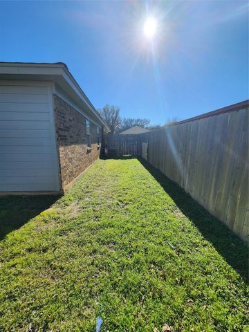 350 Spring Branch Lane, Kennedale, TX 76060