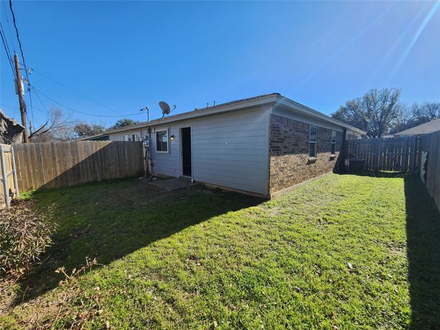 350 Spring Branch Lane, Kennedale, TX 76060