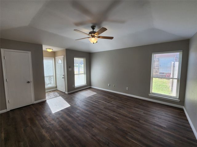 350 Spring Branch Lane, Kennedale, TX 76060