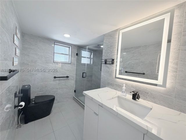 2201 S Ocean Dr 605, Hollywood, FL 33019