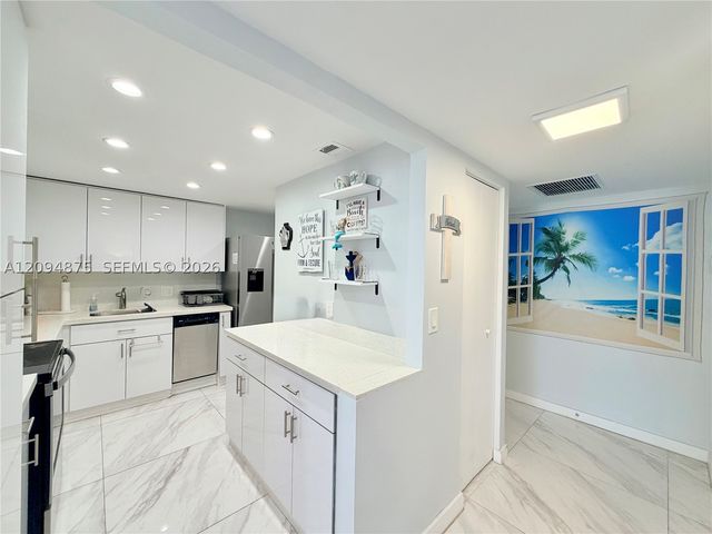 2201 S Ocean Dr 605, Hollywood, FL 33019
