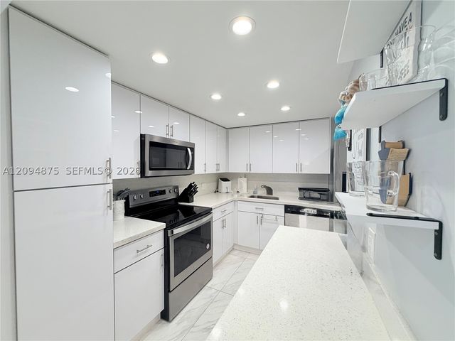 2201 S Ocean Dr 605, Hollywood, FL 33019
