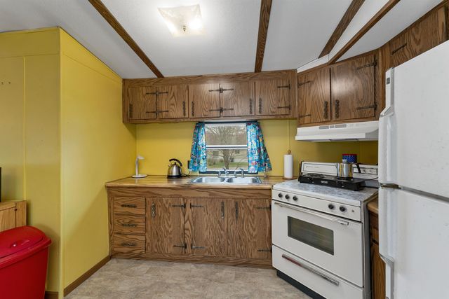 4 Slate Run, North Hampton, NH 03862