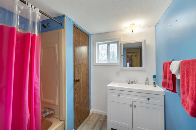 4 Slate Run, North Hampton, NH 03862