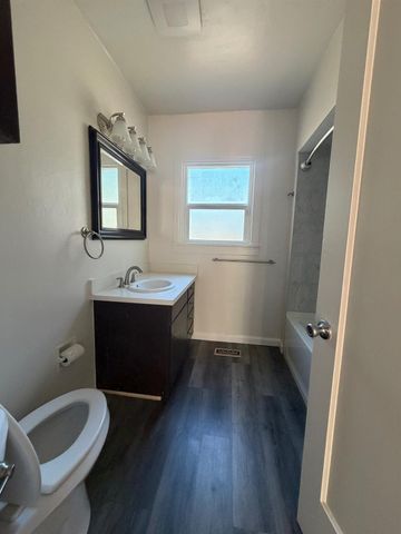 2810 N Center St, Stockton, CA 95204